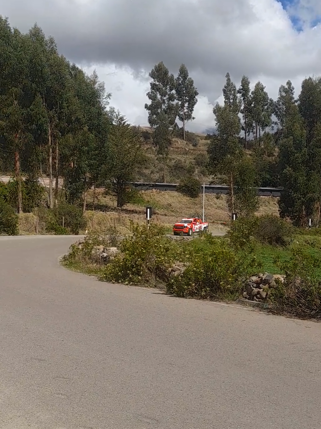 Pequeño accidente de fabiola(LA TOXICA) 😰😱 #RALLY #caminosdelinca #ayacucho #JMC #fabiolamedina @CAMINOS DEL INCA 2025 @Fabiola Medina 🏁🏎💨 