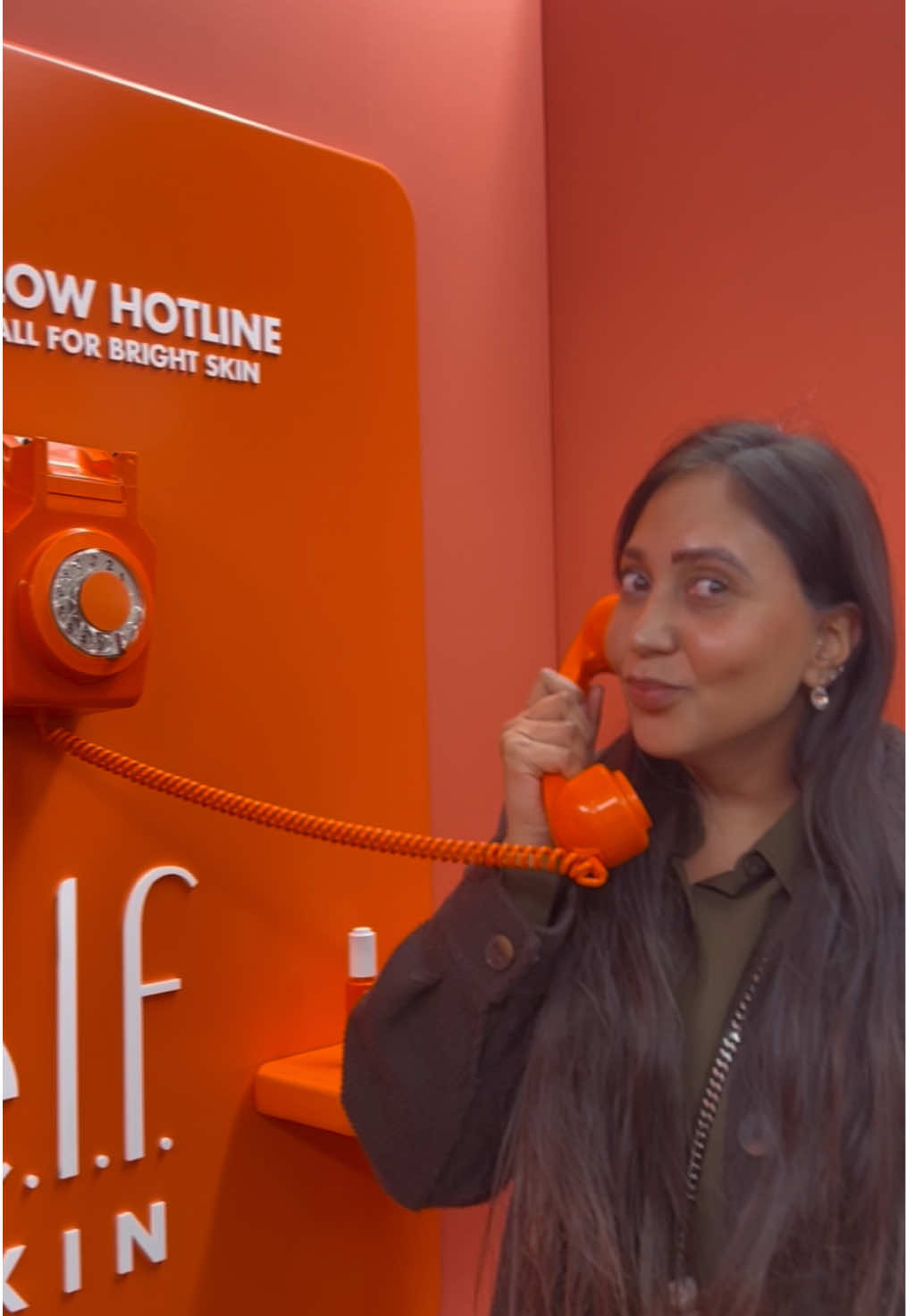 🧡E.l.f. SKINvestments – step inside to discover a glow you can bank on!🧡 🧡I stopped by the Elf Cosmetics SKINvestments pop-up today and honestly had such a lovely experience! The setup was so cute — all the orange colour vibes were giving total skincare energy🧡 🧡Thank you so much Elf for having me and for the Vitamin C drops — can’t wait to try them and see that glow come through! 🧡 @e.l.f. Cosmetics UK @e.l.f. Cosmetics 🧡 #elfSKINvestments #elfCosmetics #GlowGoals #VitaminCDrops #elfSkin