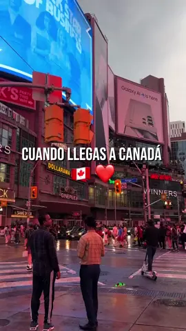 🇨🇦 Desde sus calles vibrantes hasta su diversidad cultural, Canadá ofrece experiencias inolvidables y llenas de energía. Cada esquina tiene algo especial que descubrir y momentos que recordar. ✨ Simplemente único, simplemente Canadá. #CanadaVibes #DundasSquare #VidaEnCanada #ExploraCanada #CanadáÚnico #CulturaCanadiense #toronto #torontoblogger #latinosmagazine #torontolife #latinosencanadá #latinosencanada #LatinosToronto #TorontoLatino #LatinoCommunity
