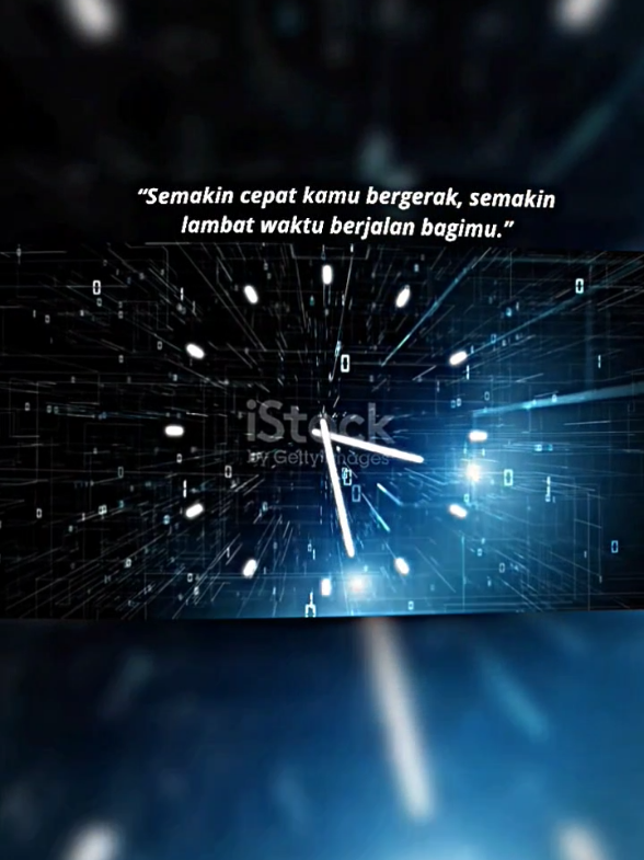 pengen buat akun YouTube🤧 -Itu adalah prinsip dilatasi waktu (time dilation) dari teori relativitas khusus Einstein — salah satu fakta paling mind-blowing di fisika modern.  Penjelasannya begini: Menurut Einstein, waktu bukanlah sesuatu yang mutlak, tapi bergantung pada seberapa cepat kamu bergerak dibandingkan dengan orang lain. Semakin cepat kamu mendekati kecepatan cahaya (≈300.000 km/detik), semakin lambat waktu berjalan untukmu dibandingkan orang yang diam. Contohnya: Jika ada dua orang kembar, satu tinggal di Bumi dan satu lagi naik pesawat luar angkasa super cepat mendekati kecepatan cahaya, lalu kembali ke Bumi setelah beberapa tahun, si kembar yang di luar angkasa akan lebih muda dari yang di Bumi. Fenomena ini disebut paradoks kembar. Kalimat itu menggambarkan fakta bahwa kecepatan bisa “melengkungkan” waktu, dan ini bukan fiksi — sudah terbukti lewat eksperimen dengan jam atom di pesawat terbang dan satelit GPS yang harus memperhitungkan efek relativitas agar tetap akurat.#astronomi #jjedukasi #videoedukasi #edukasi #Masukberandafyp 