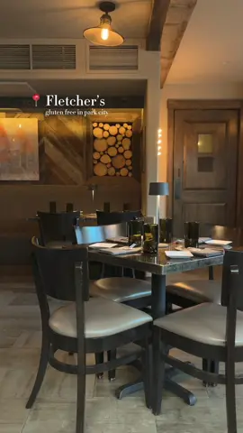 📍 Fletcher’s  You know I stopped in solely for the cookie brownie right?  But honestly, fletchers is a great gluten free option in park city! They’re very understanding of allergies and do their best to prevent cc, meals even come out with our favorite allergy sticks. Plenty of options on the menu.  #utah #parkcity #saltlakecity #travel #glutenfree  