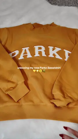 so obsessed!! It’s still in stock so I’ll have it 🔗 on my LTK! @Parke #parke #parkesweatshirt #parkecrewneck #fyp #haultok 
