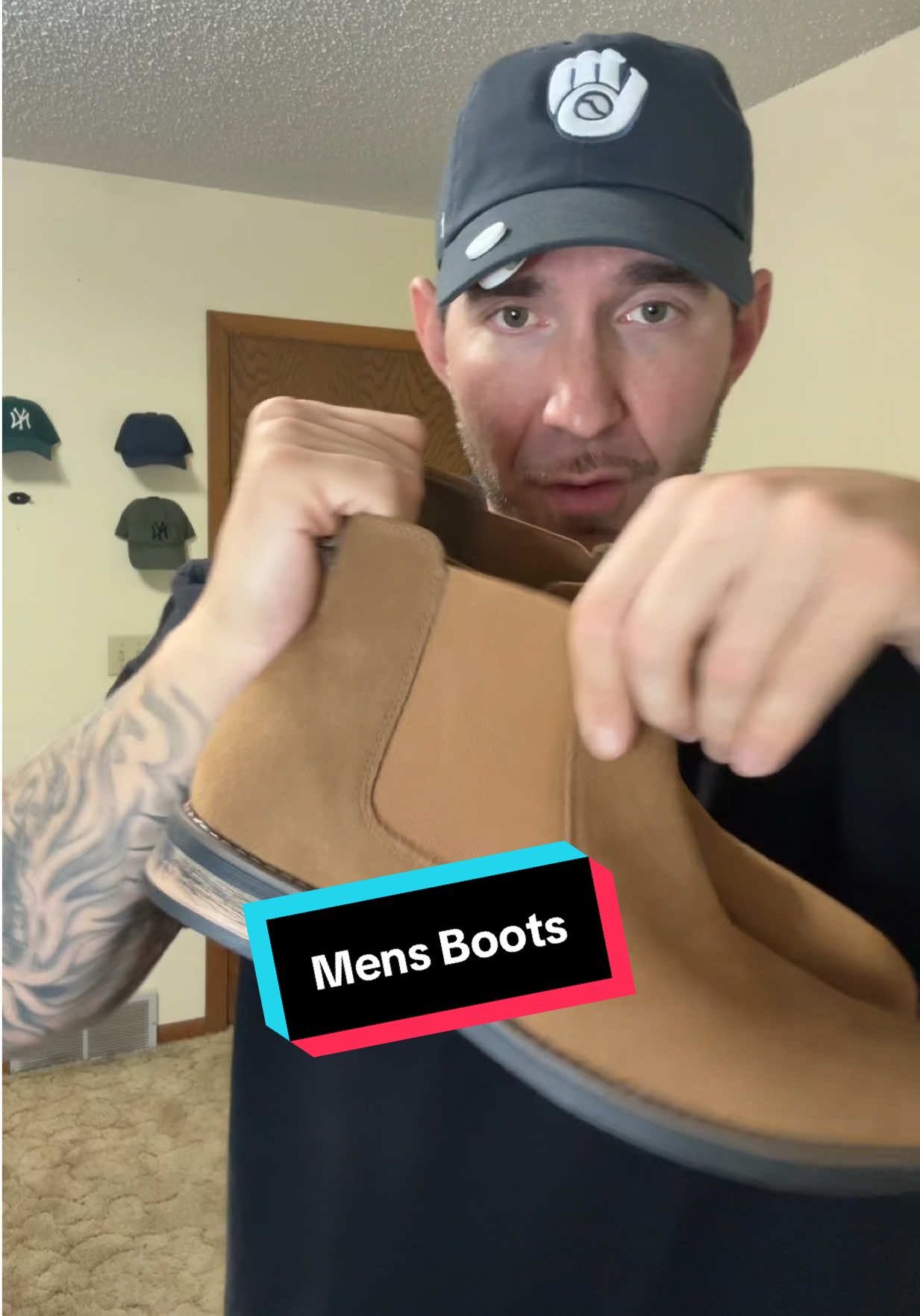 #chelseaboots #mensboots #mensstyle #shoecheck #suedeboots 