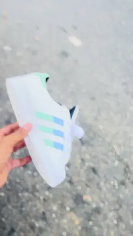 PARA ESOS AMANTES DE LA SUPER STAR🥴💚🩵🤍 HERMOSO COLOR💚🩵🤍 Algo si quieres lucir diferente  Somos los mejores trayendo este tipo de calzado  Algo nuevo en nuestra página Delivery en toda Caracas🛵 Envíos nacionales 🚚📦 📲:04264146015 Instagram:Lcsitoo #adidas #superstar #algohermoso #viral #hermosocalzado 