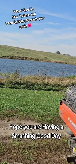 100,000lbs of Impact Force on this beautiful day using a Shaver 12in Hydraulic Post Pounder 💯 #staypositive  #keepgrinding  #shaverpostpounder 