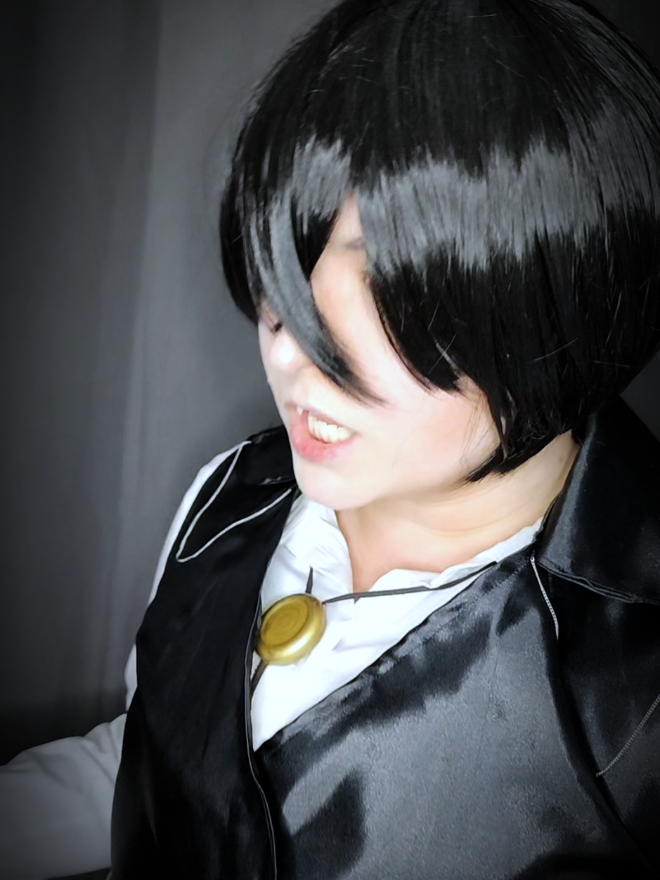 Day 16 is here!  With Kino Sakamaki! With a little blooper. Haven't posted one of these in a hot minute.  lol As per tradition, three videos here, three posts on my Instagram! Videos here will not have SFX. You can hop over to my Instagram to see each theme plus a mini creepy fanfiction! Kino’s theme is, 