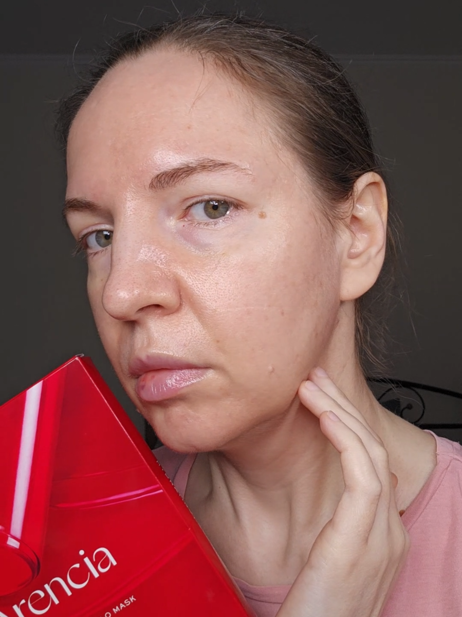 Arencia Fresh Green Rice Mochi Cleanser & Red Collagen Jello Mask Get a discount on YesStyle with my code BT011122 This is a super duo for clean, glowing skin. Cleanser: gently exfoliates, clears pores, hydrates, refreshing mochi-like texture, soothing herbal scent. Mask: firms, brightens, deeply hydrates, plumps skin, cooling jello texture for a calming, spa-like feel. Together, they make your skincare routine both effective and enjoyable. #arencia #RiceMochiCleanser #collagenmask #kbeauty @YesStyle @Arencia 