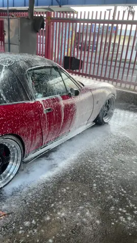Asi siento q hace el miatica a lo q se baña es un bb 😍😍😍😍