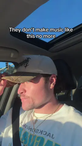 Like the greatest movie intro ever  #music #fleetwoodmac #fyp #foryoupage #funny 