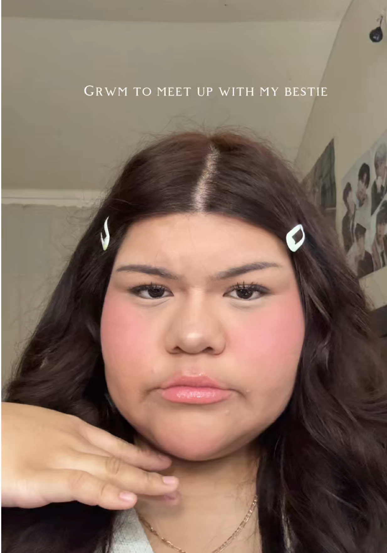 Products: -elf thirst burst drops  -@Morphe Cosmetics 18ct matte essentials palette in “cool” (brows) -@Juvia’s Place concealer in “17” -@Smashbox Cosmetics photo finish smooth and blur primer  -@espoir USA be velvet cushion in “27 oat” -@SHEGLAM 2 in 1 contour and highlight pen in “umber” -@L.A. Girl Cosmetics corrector concealer in “flat white” -@Too Faced born this way concealer in “light beige” -@Pink Up Cosmetics liquid blush in “pink cheeks” -@carslan_us black magnet pressed powder in “translucent” -Sheglam love dive powder blush in “don’t pink twice” -Morphe 18ct matte essentials palette in “cool” (nose contour & aegyosal) -Carslan black magnet setting spray  -@wetnwildbeauty megaglo highlighter in “golden flower crown” -@prosaproductosnaturales lengthening and thickening mascara “black cap” -@HERA sensual nude gloss in “422 Lingerie” ____________________________________#makeup #grwm #friendsreunion #Foryou #fyp 