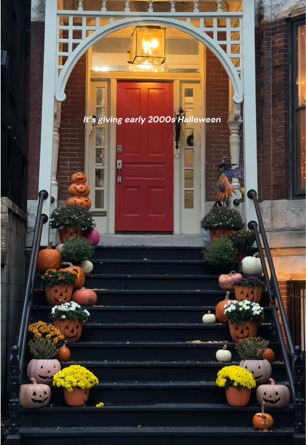this house reminds me of my childhood and I love it #halloween #halloweendecorations #chicago #2000s 