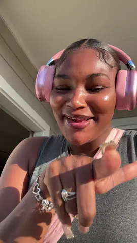 How many products do you see ? AHHHH @Ms. Te’ | 40+ creator & Sarah THANGYA 🤭😗😗😗 #tiktokshophacks #tiktokshopaffiliate 