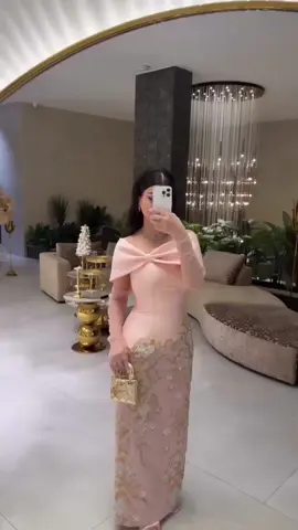 الفستان ياخذ العققل💗✨متوفر عند @زمردا فاشن #pov #viral #فساتين #fyp #tiktok 