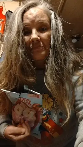 Trying different snacks  Today I tried  Seneca Apple Chips . #snacks#crunchysnacks#seneca#trysomethingnew #trynewthings 