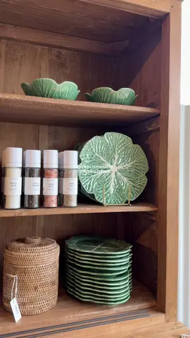 Let’s go homewares shopping in Perth! I am on a mission to buy some cool salt & pepper shakers that will sit pretty on my dining table. #diningtable #dining #diningtabledecor #homeware #homewares #homewarehaul #diningroom #diningroomdecor #homedecor #homedesign #homedesignideas #saltandpepper #cooking #homecooking #cookwithme #whatieatinday #shopping #shoppinghaul #foryou #fyppppppppppppppppppppppp 