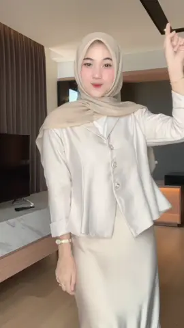 pake atasan blazer cangtipppp!!!🥵🤎