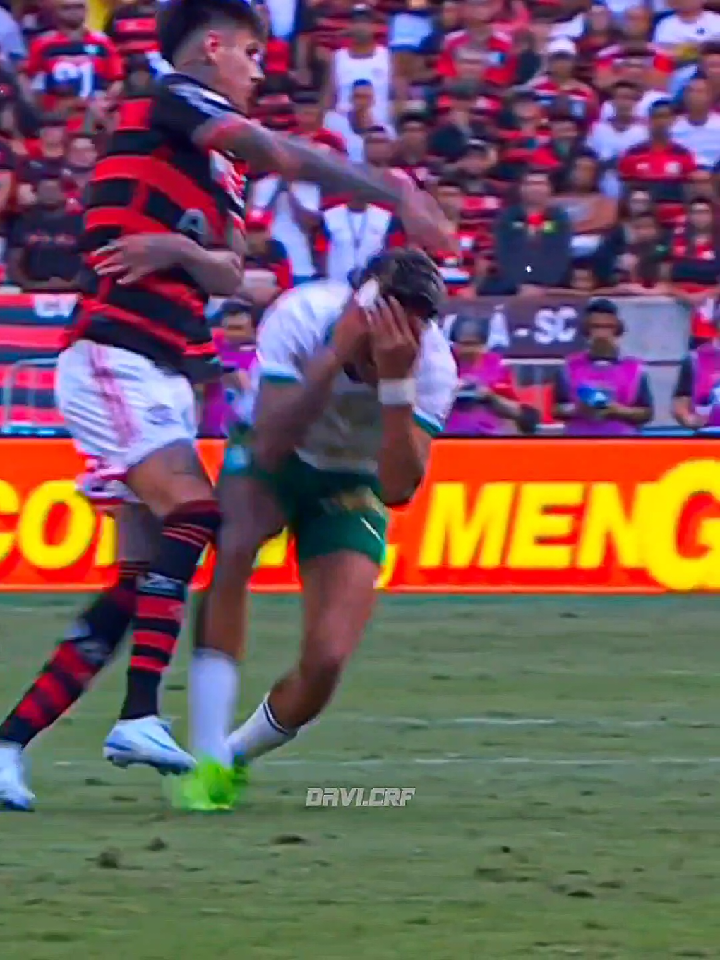 ERICK PULGAR ESTÁ TE ESPERANDO, ANDREAS! 🔪🔥❤️🖤 || #flamengo #palmeiras #andreaspereira #erickpulgar #foryou 