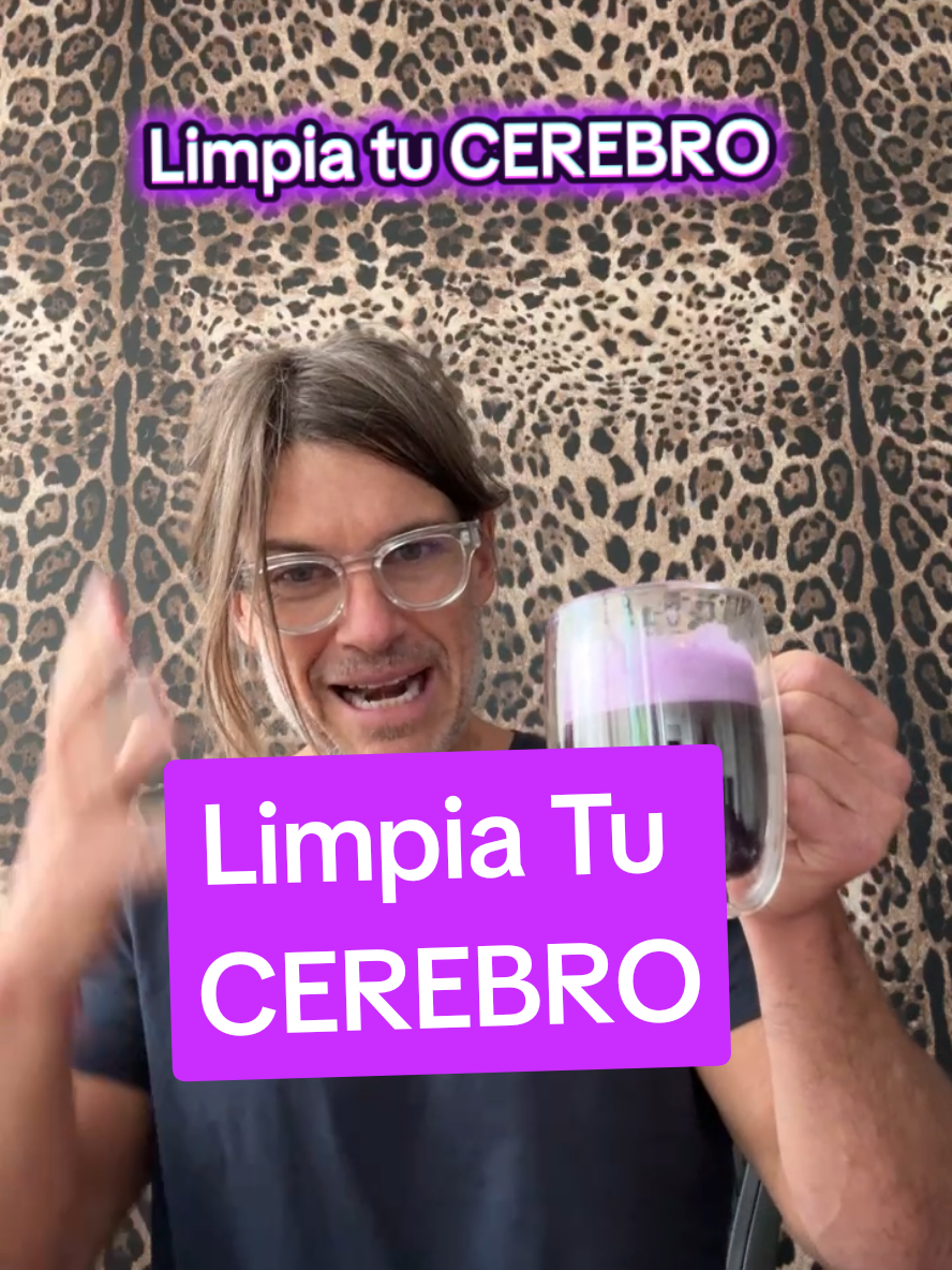 Limpia el cerebro con esta potente Escoba la cual es el jugo de repollo! #repollo #jugoverde #detox #drludwigjohnson #cerebro 