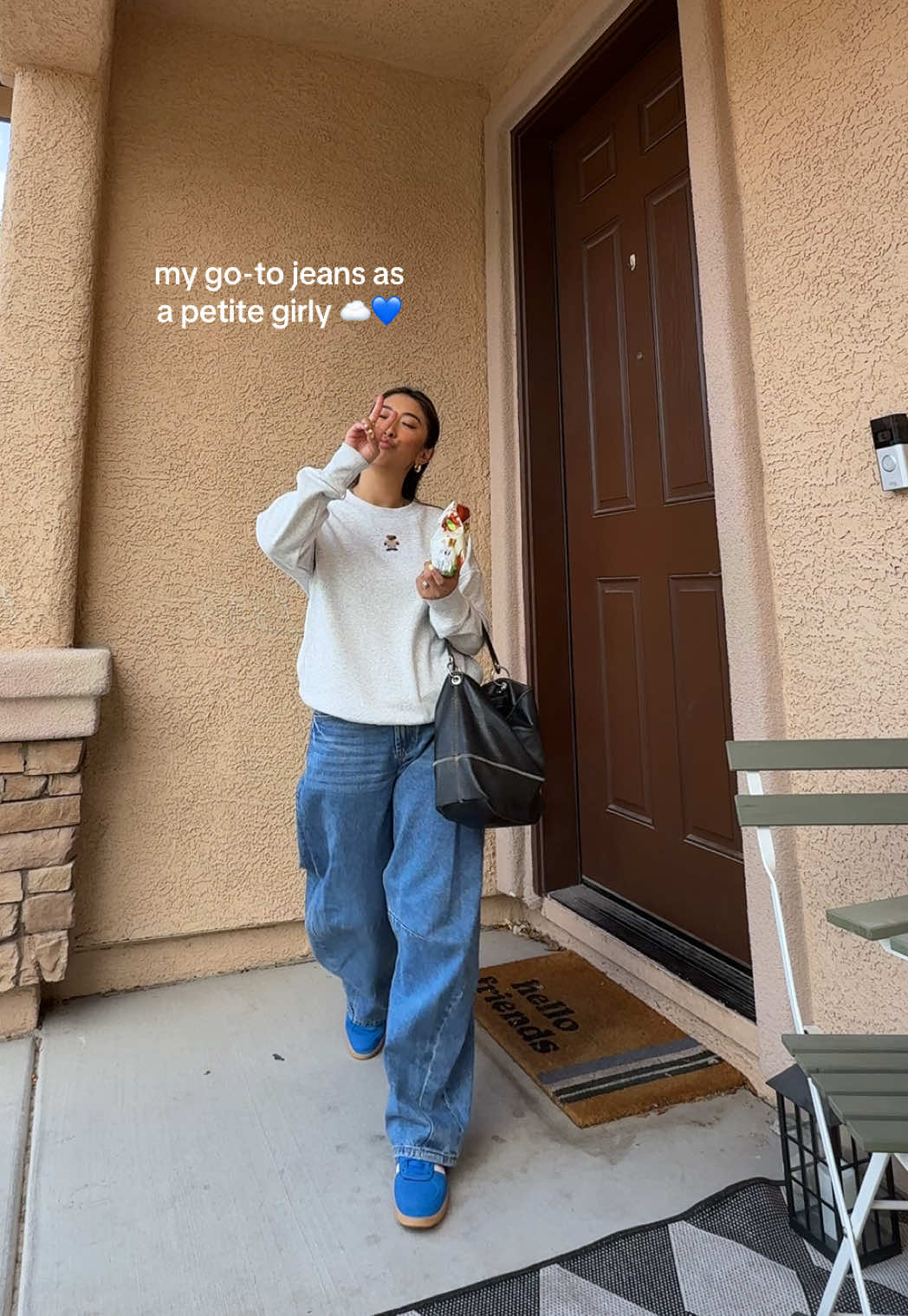 The perfect barrel jeans (for reference I’m 5 ft) #barreljeans #petitejeans #petitefashion #baggyjean 