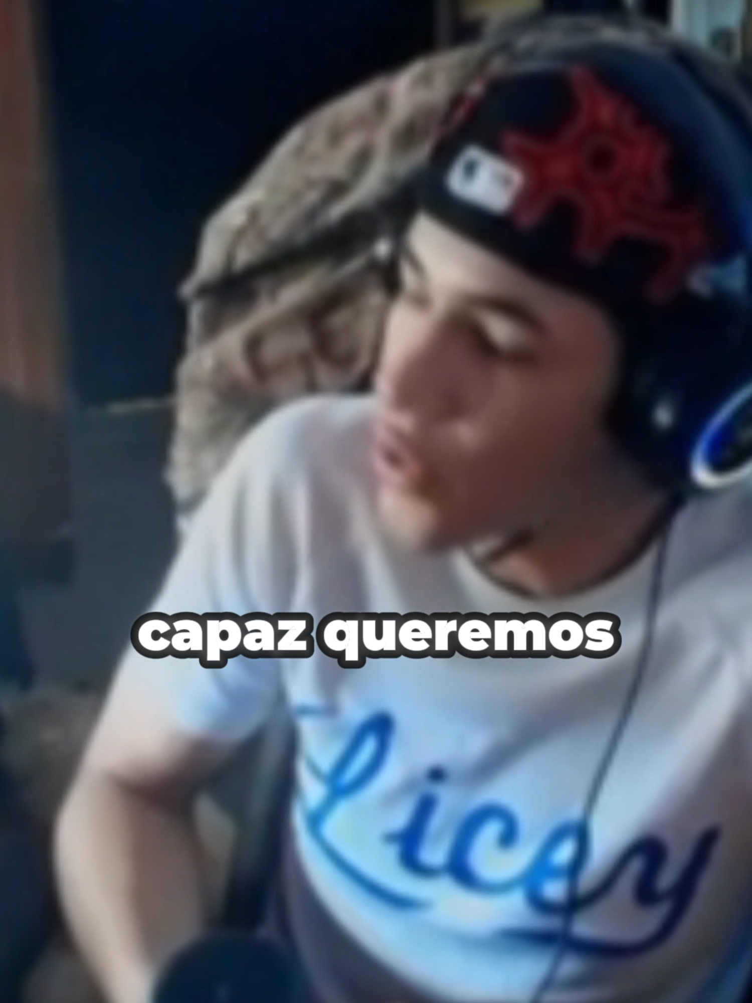 ¿Qué es eso que los jala a ustedes hacia atrás? ¿Creen que las malas costumbres se pegan/chupan? Diria que mi compa @trespulmoness lo tiene claro #podcasts #reflexion #fyp #entrevista #entretenimiento #podcastclips #consejos #superacion