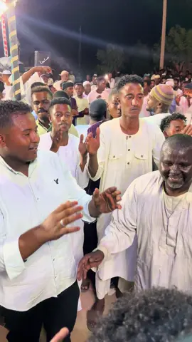 #حلفا_سكوت_محس_دنقلا💙💙 #جخو،الشغل،دا،يا،عالم،➕_❤_📝✌️🌍🦋 #الشعب_الصيني_ماله_حل😂😂 الفنان الجميل @nubian singer 🇸🇩 أمجد صابر 