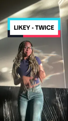 me LIKEY this lighting #fyp #TWICE #kpop #LIKEY #dancecover 