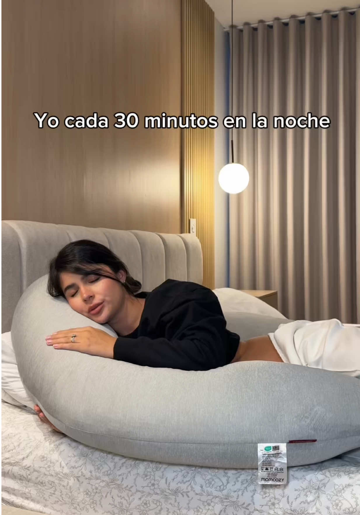 La posición perfecta para dormir en embarazo: No existe 😂😩 #pregnancy #dormir #tercertrimestre #embarazadastiktok #sintomasdelembarazo 