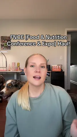 RD Christmas came early 🎁 Here’s what I picked up at FNCE this year! #fnce #dietitian #dietitianlife #rd