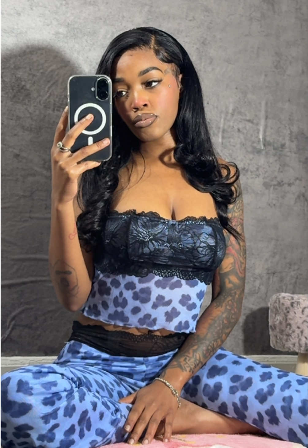 burnt my forehead with a curling iron 🥺 but I felt cute so … 💗 #tattedbrowngirl #girlwiththedragontattoo #softglamblackgirl #sheinoutfitsblackgirl #beginnercreator 