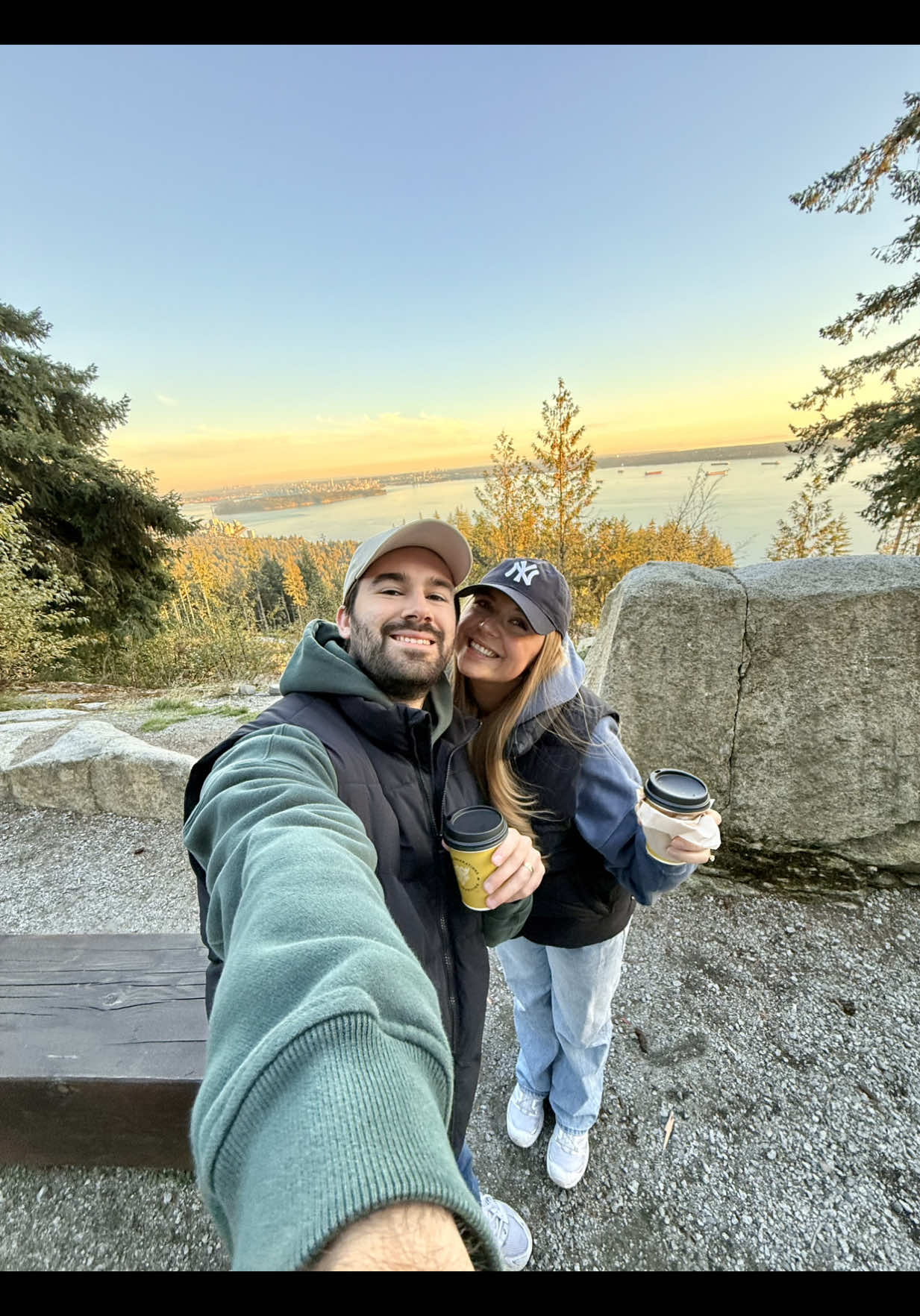 Date nights that don’t revolve around food (but coffee is okay 😎) #vancouver #datenight #hike #yvr #cypress 