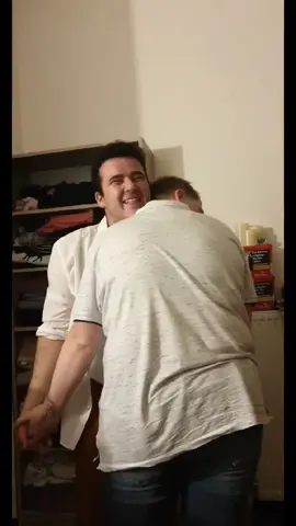 mon coup de coeur amical mon meilleur ami mon second souffle je l'aime tellement ! ces son anniversaire aujourd'hui aller lui souhaiter ❤️@Tom 