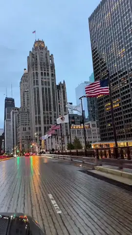 Welcome to United States of America 😍❤️🇺🇸   #unitedstates #city #estadosunidos #foryou #fyp Chicago, travel Chicago, winter road trip in Chicago, scenic city winter drive, snow drive, Trump International Hotel & Tower Chicago, London House Chicago