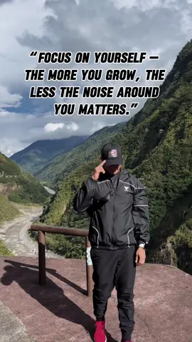 “Focus on yourself — the more you grow, the less the noise around you matters.”👍🏻💡#motivate #mindsetmotivation #mindset #mindsetshift #alphamindset 