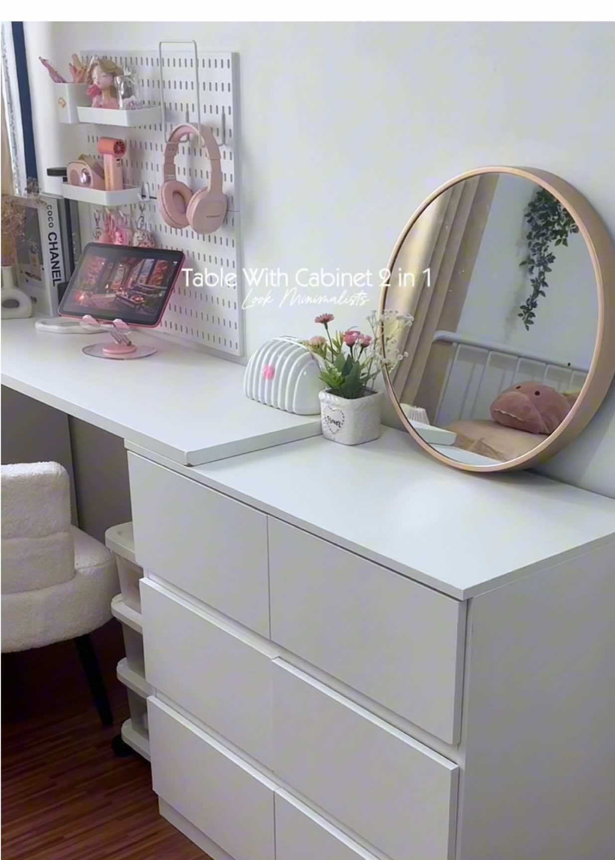 Table paling function,boleh jadikan meja makeup or ruang kerja😍😍atau boleh jadikan kedua2 nya sekali,macam nether🫶🏻🫶🏻#desk #deskdecor #deskaesthetic 