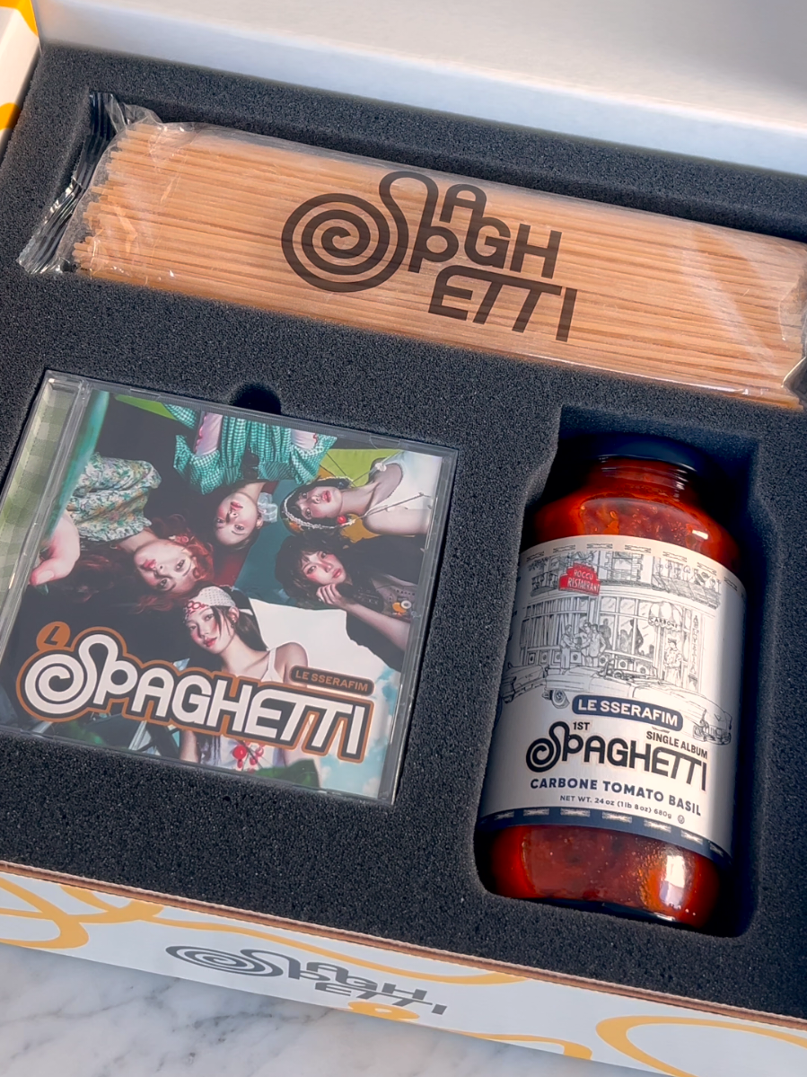 yes, literally Spaghetti 🍝 (⚠️The kit featured in this video is not for sale. For promotional use only.) #LE_SSERAFIM #르세라핌 #EAT_IT_UP_SPAGHETTI 