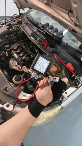 Interruptor de desconexión de batería remoto interruptor de desconexión de batería de 12V interruptor de muerte de batería de 200A aislador antirobo con Control remoto y función de corte negativo de batería#remotebatterydisconnect #batterydisconnectswitch #Killswitch #batterykillswitch #batteryswitch 