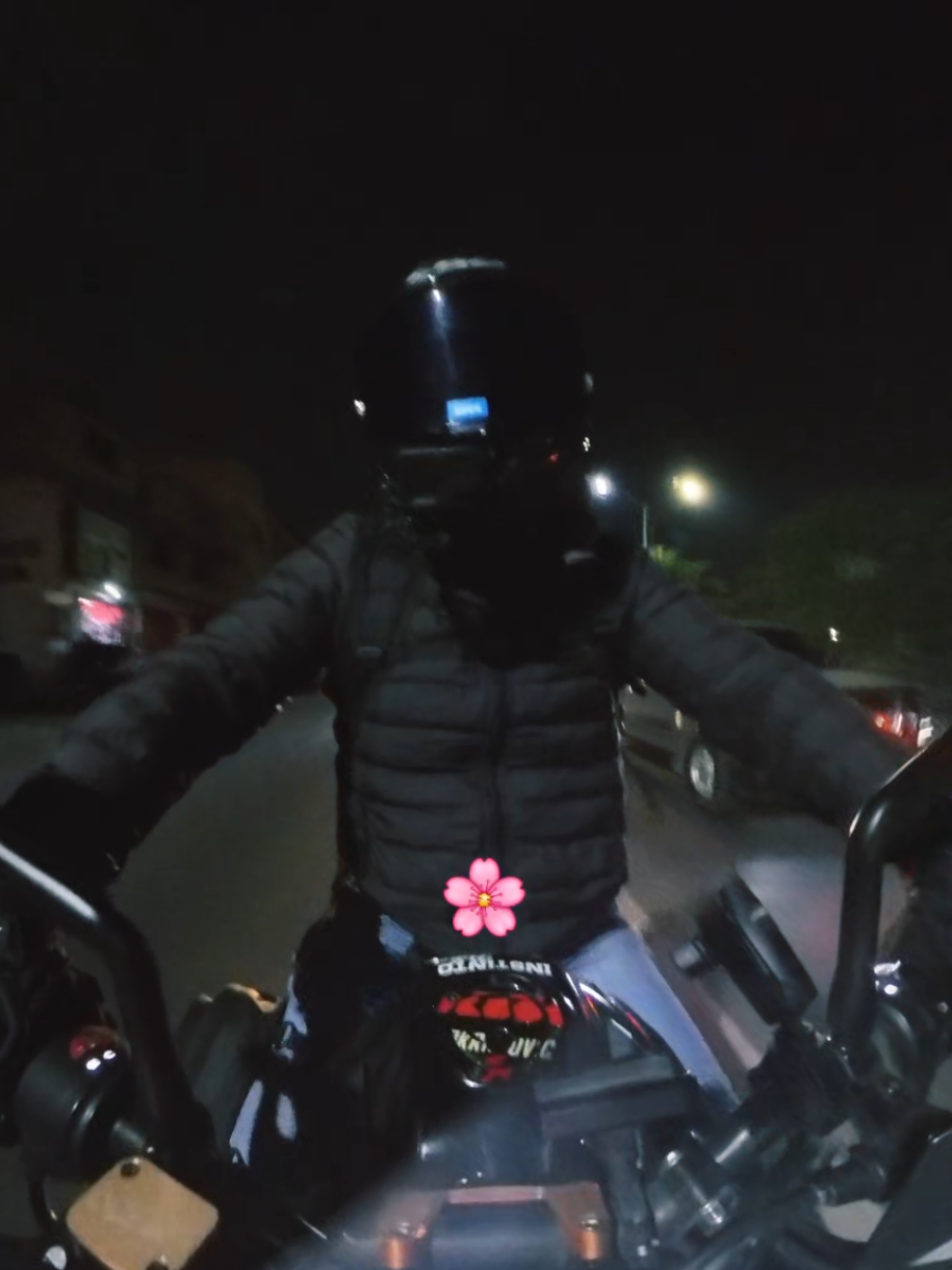 🪫🌸🍄 . . . . . #biker #soledad #moto #nostalgia #parati 