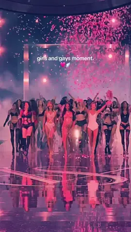 QUE SHOW! 💕#victoriassecretfashionshow #fyp #fashiontiktok #girlsandgays #adianalima 