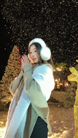 Chụp ảnh Noel buổi tối cho bạn nữ Tại Thị Trấn Tuyết #tintinchupanh #taodangchuphinh #tipschupanh #thochupanhdalat #thitrantuyet 