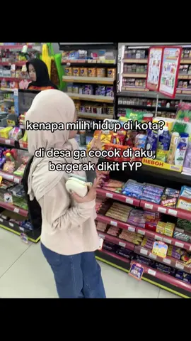 hidup di desa harus tebel kuping, hidup di kota harus tebel dompet😭 #fyp #galaubrutal #trending #beranda 