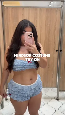 Windsor costume try on! #windsor #tryon #halloween #costumes @windsorstore #halloweencostume 