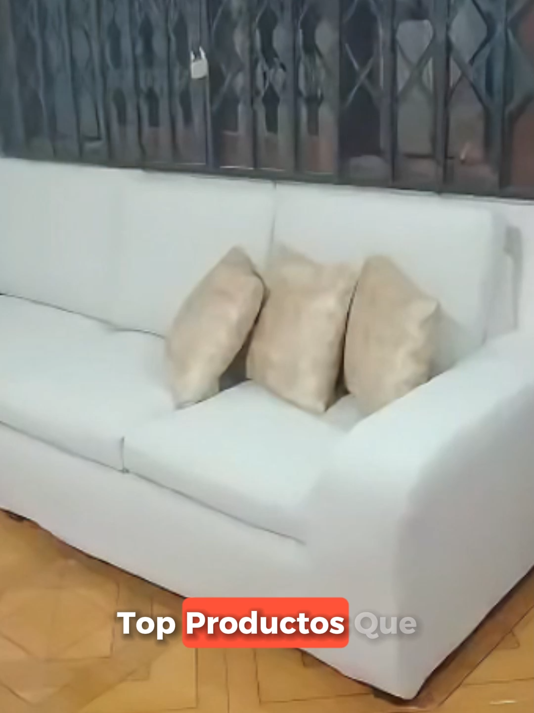 ¿CANSADO de tu DECO antigua? 😫 ¡Mira este video y R-E-N-U-E-V-A! En YAQARDECORA tenemos el TOP 3 de productos para transformar tu hogar sin gastar una fortuna. ✨🏡 🔥 1. FUNDAS para MUEBLES (Semi-Tapizado) Problema resuelto: Muebles viejos o manchados. 🐕🐈 Solución: Fundas A MEDIDA que parecen recién tapizados. 🧵🪡 Súper poder: ¡PROTECCIÓN total y son LAVABLES! 💪 🔆 2. CORTINAS: Clásico vs. Moderno Elegancia Clásica: Cortinas de tela YACAR. Caída y textura. 💎 Minimalismo Funcional: Cortinas ROLLER. Blackout para dormir 😴 o Screen para luz natural. ☀️ 🍽️ 3. FUNDAS para SILLAS de COMEDOR Cambio Rápido: Transforma tu comedor en 5 minutos. ⏱️ Beneficio: Protege de derrames y dale un toque de color. 🌈 Perfecto para: ¡Todo tipo de sillas! 🪑 ¡No sueñes con un hogar nuevo, créalo con nosotros! 📲 Escríbenos al: +51 988 605 561 (WhatsApp directo) #YAQARDECORA #RenuevaTuCasa #FundasParaMuebles #CortinasRoller #HogarPeru #DiseñoDeInteriores #FundasParaSillas #DecoracionLowCost #AhorraYRenueva
