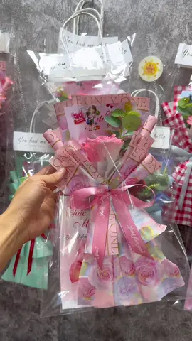 Hoa tặng thầy cô trong dịp 20/11, các bố các mẹ nha #TikTokAwardsVN #xuhuong #thanhhungstore #tongkhothanhhung #quatangdiple 