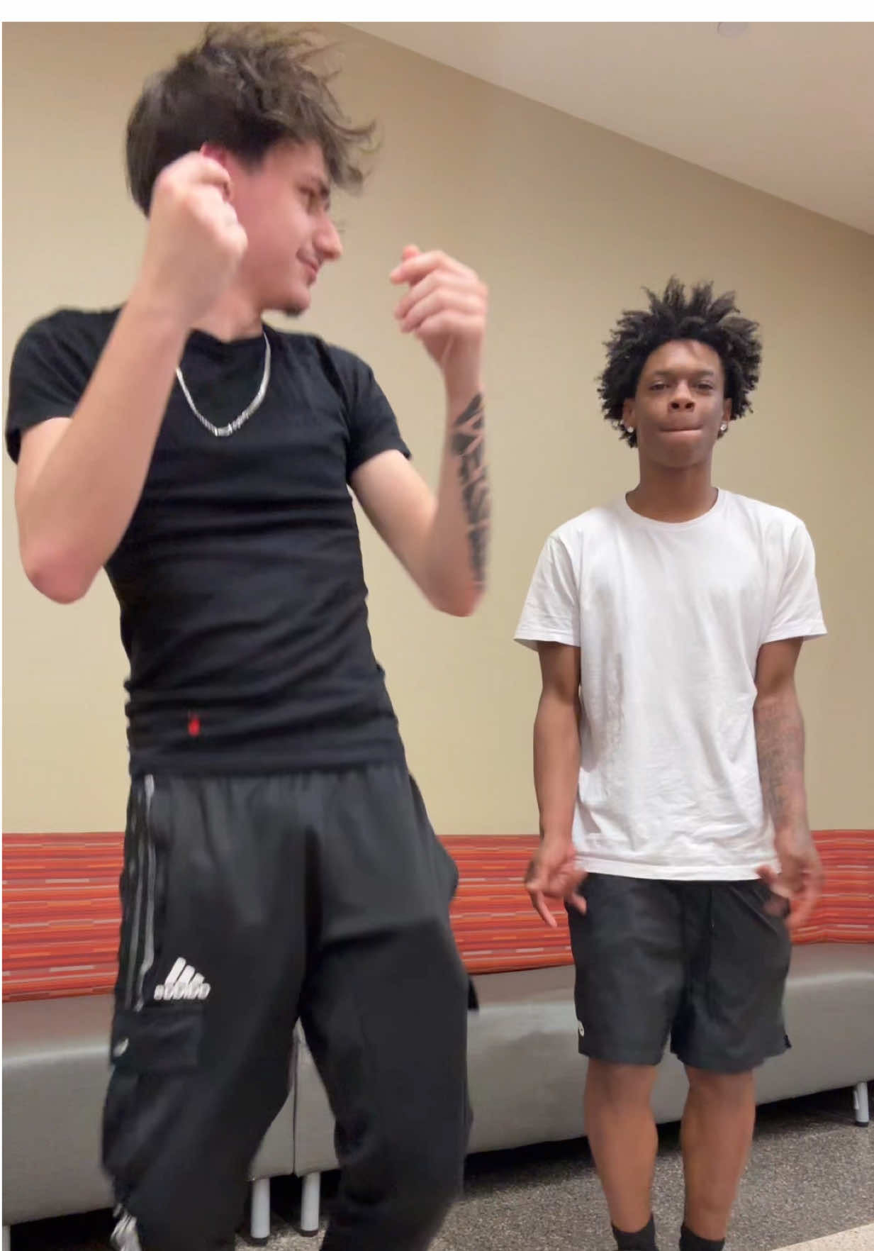 @ifingertheair 😂😂bro overly freaked out #explorepage✨ #fypシ #gc 
