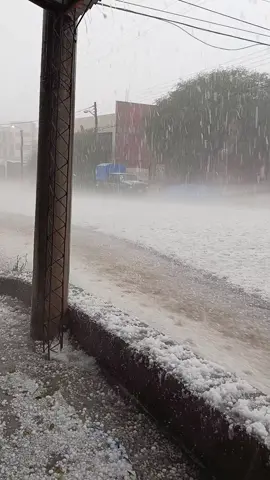 Ful tormenta y granizada. Esto ocurrió el 16 de octubre, apartir de las 4pm, en Tarija una de las ciudades de Bolivia ubicada al sur.