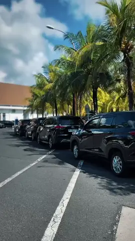 #balitransportservice #rentalmobilbali #driverbali #balicarrental #luxurycars  Yuk Segera Booking buat Desember , Kami siap Menemani liburan anda 😇😇
