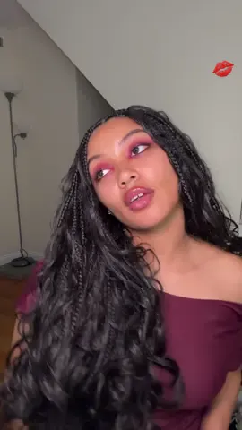 This is for the ones who can’t STAND foundation but still serve 💅— Not everyone wears foundation or concealer.. for some it’s sensory issues and for others maybe it’s due to skin irritation. Anyways, a look with no foundation and concealer…is still a look 😌 I love my full beats but I’m livinnng for the bare face & shadow