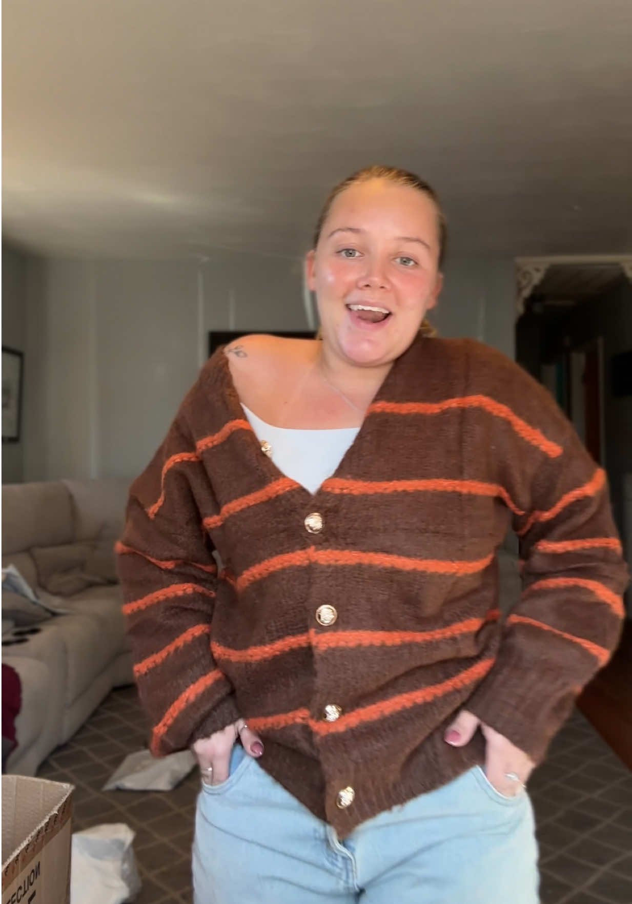 I love a good chunky sweater🥰🍂🍁 @Uaneo #uaneo #stripedcardigan #sweaters #tiktokshopcreatorpicks #fyp 
