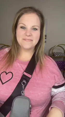 Auctions with me!! Pop on in! 