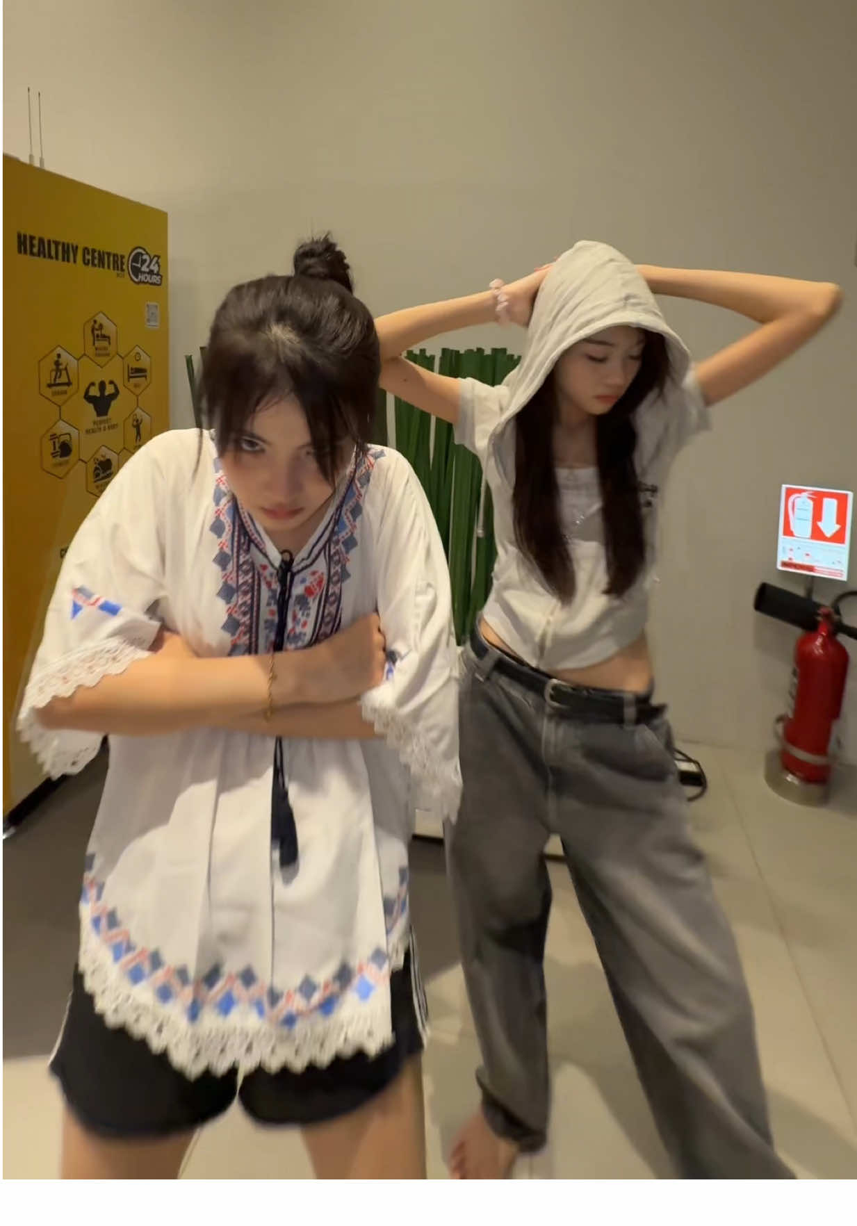 สุ่มเจอตัวซีเคร็ท @arts @mable_siriwalee @angie 